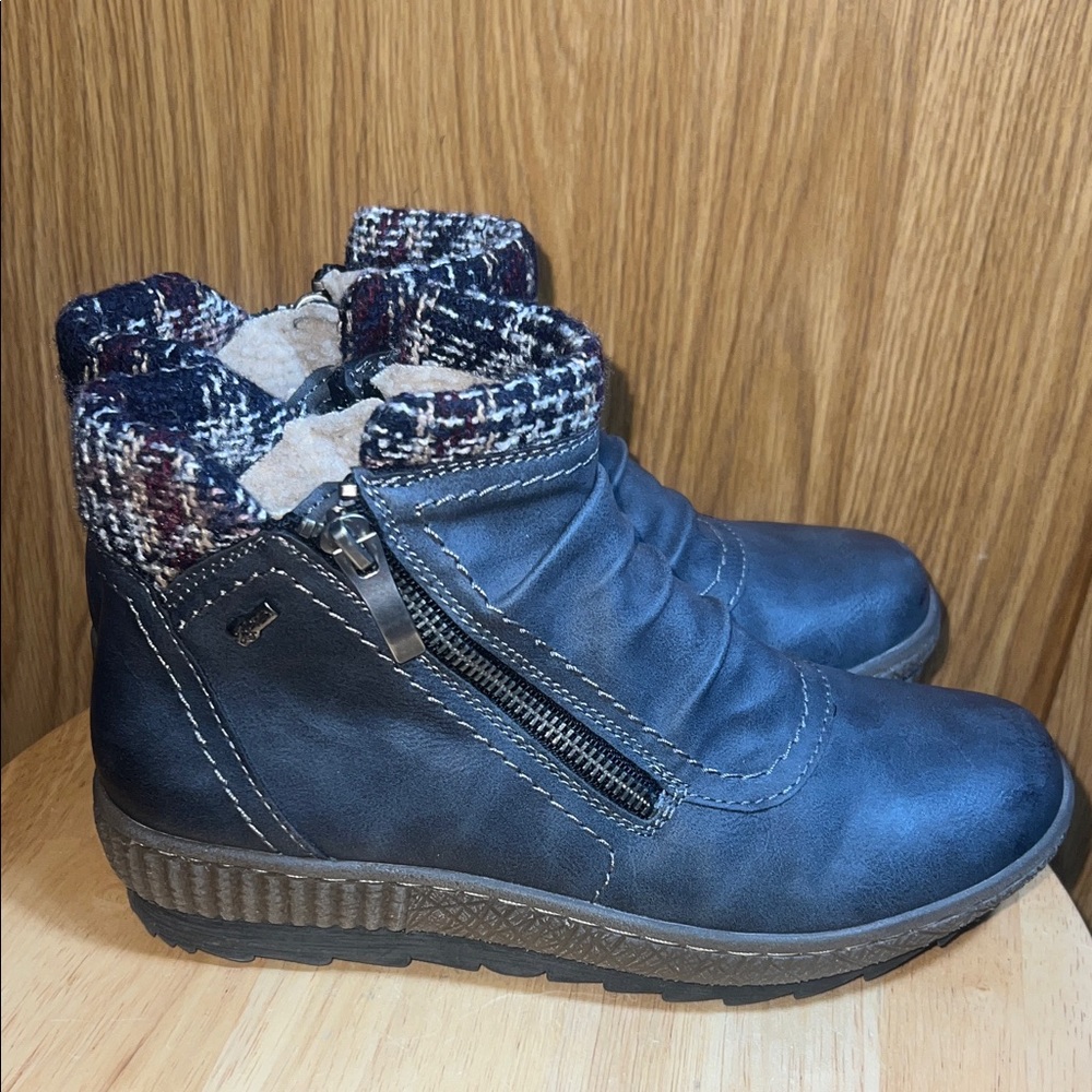 Spring Step Navy Leather Ankle Boots with Patterned Knit Cuff - Picture 5 of 7